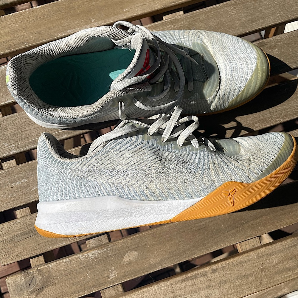 Nike Kobe Bryant Mentality II shoes